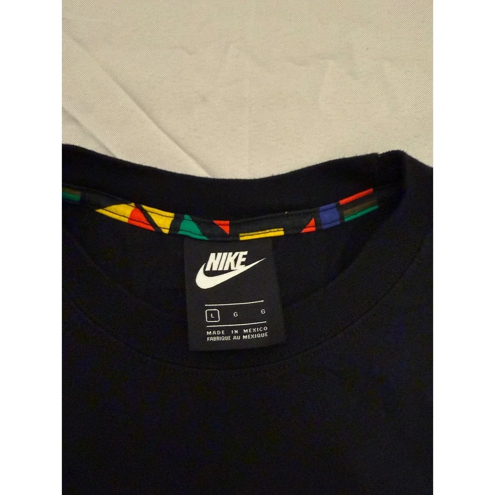 Nike mens peace